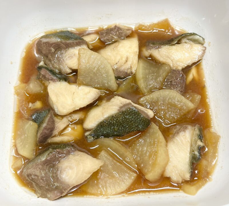 完成した味しみブリ大根。ご飯が進む甘辛い和風のメインおかず。