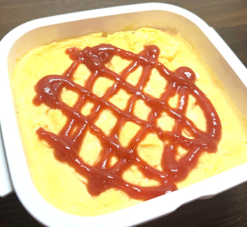 レンジ6分で完成するオートミールオムライス。包まない＆失敗しない「のせるだけ」レシピ